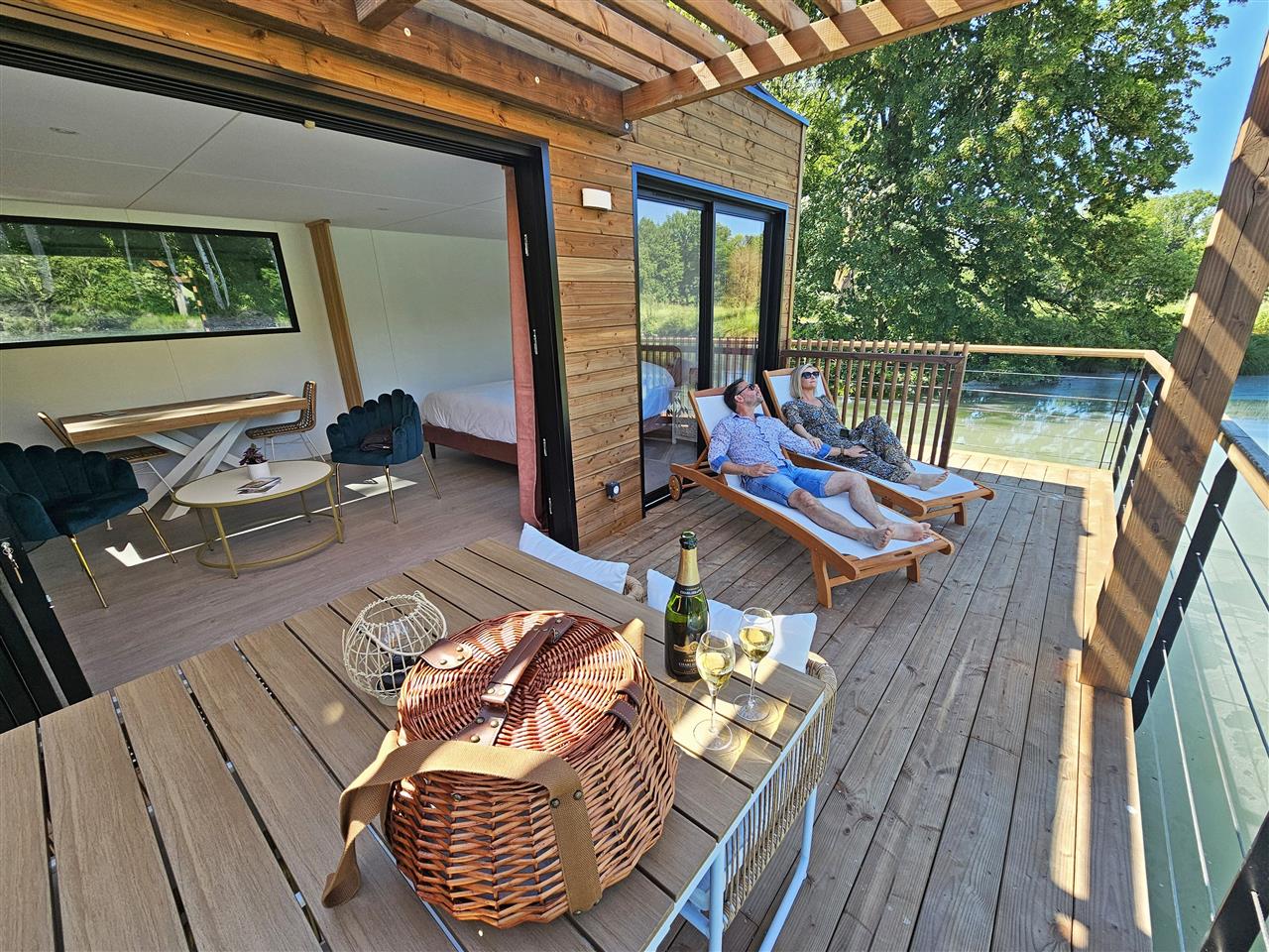 Domaine de Neuville - Ecolodge l'Õdacieuse Terrasse