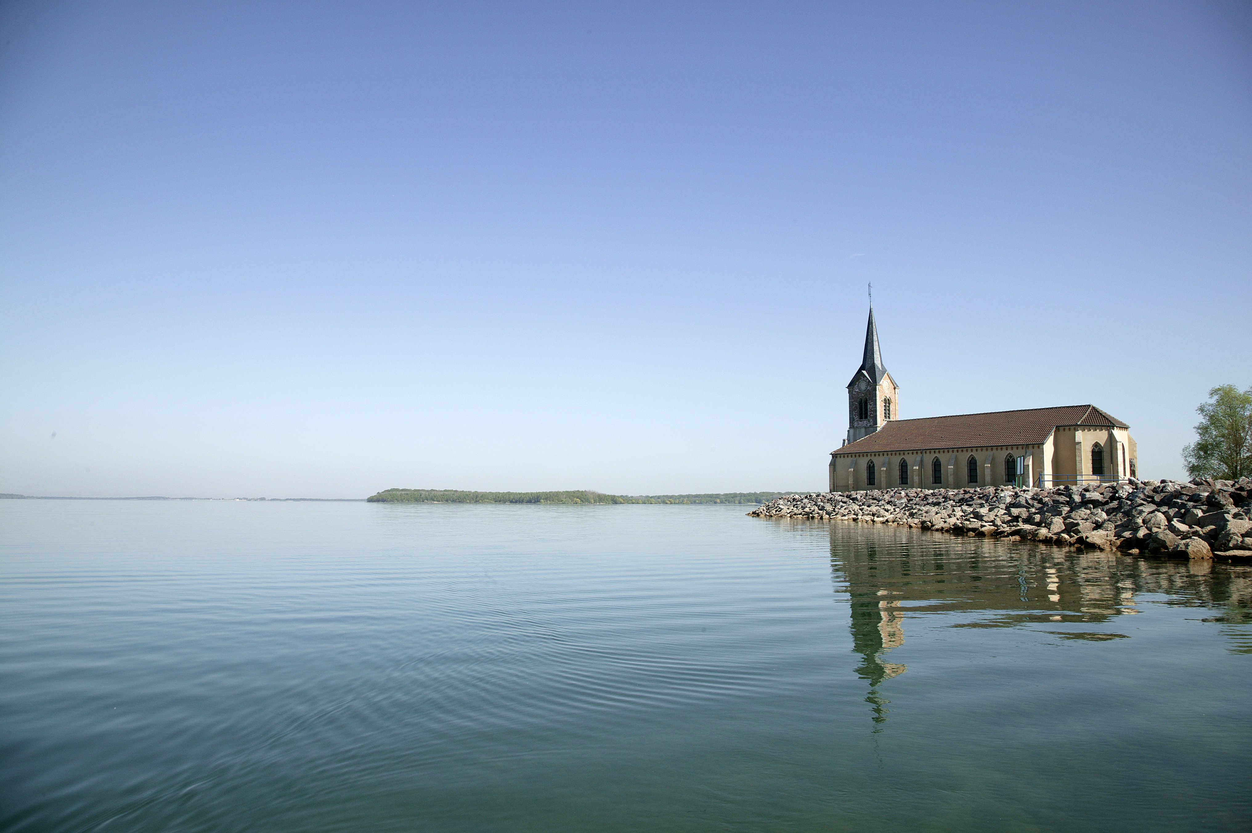 Escapades : Histoire du Lac du Der et découverte de l'Eglise de Champaubert