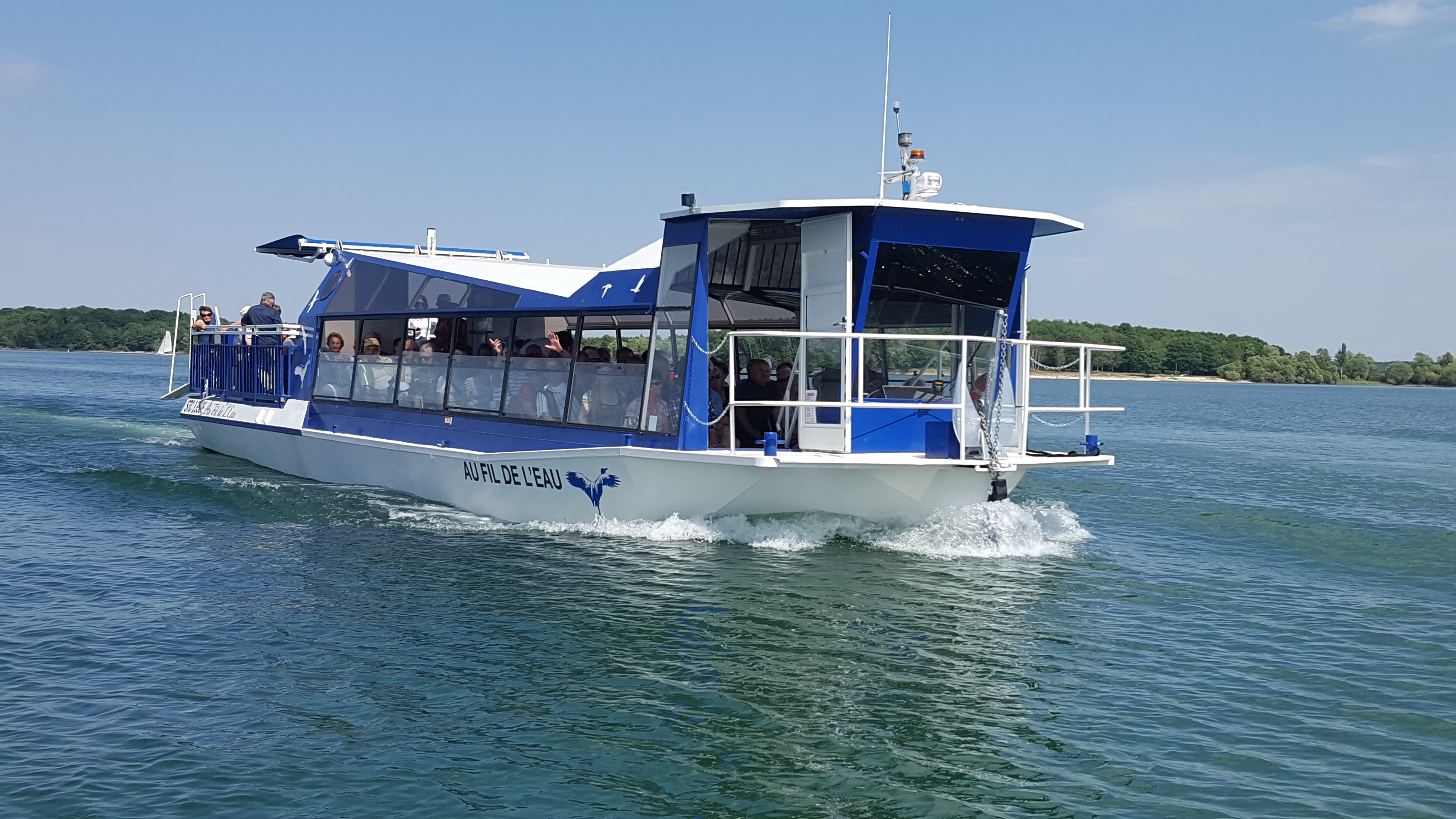 Bateau de promenade "Au Fil de l'Eau", Giffaumont-Champaubert