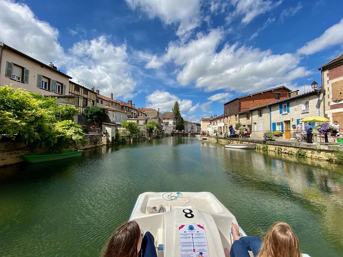 LOCATION "LES PEDALOS DU QUAI"