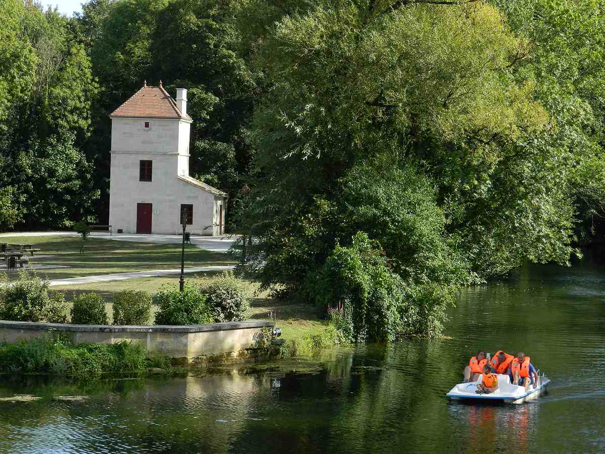 Location "Les pédalos du quai", Joinville - photo 3