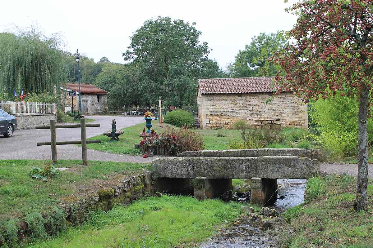 AIRE DE PIQUE NIQUE - FLAMMERÉCOURT - photo 2