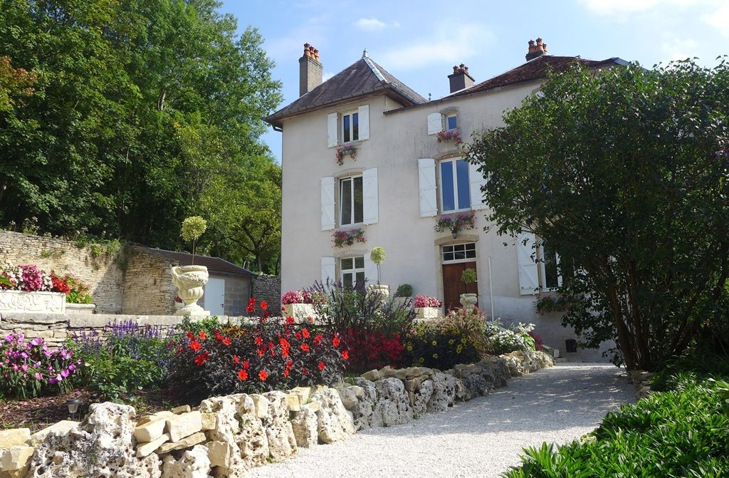 LE BAILLI DE MONTSAUGEON