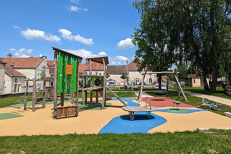 AIRE DE JEUX D'ARC-EN-BARROIS