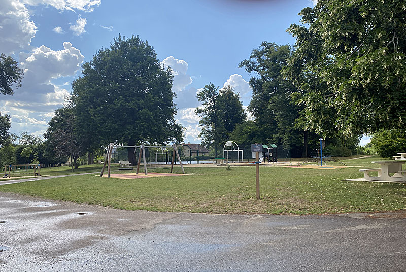 Aire du parc du château de Corgirnon - photo 2