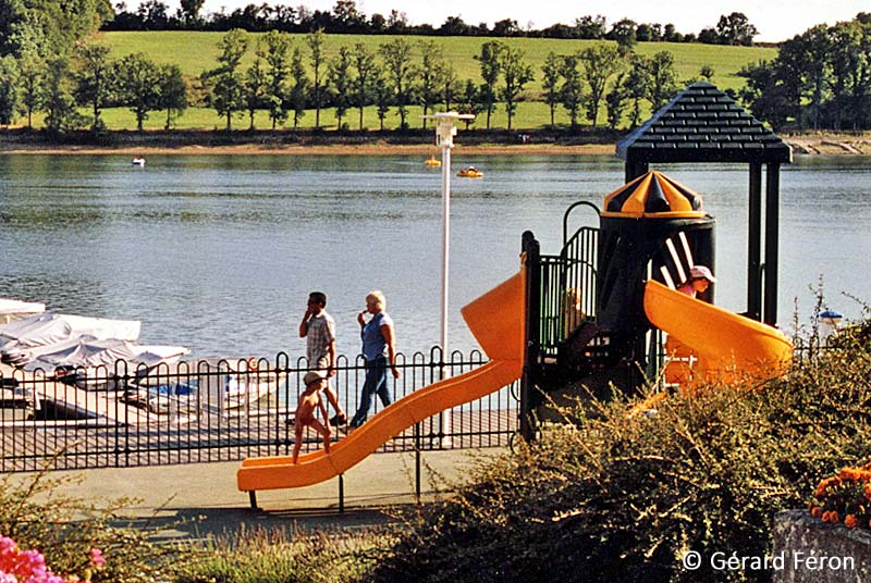AIRE DE JEUX DU LAC DE LA LIEZ