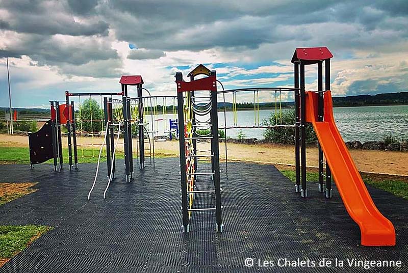 AIRE DE PIQUE-NIQUE ET DE JEUX DE LA PLAGE DU LAC DE LA VINGEANNE - photo 2