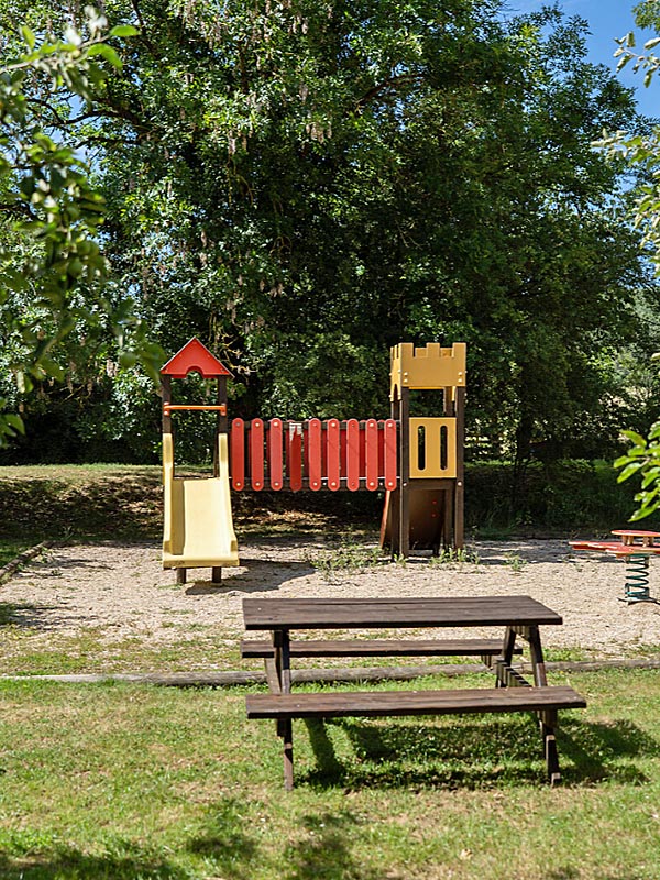 Aire de pique-nique et de jeux de Chantraines — photo 2
