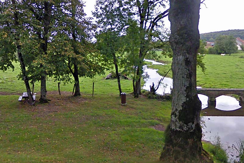 AIRE DE PIQUE-NIQUE DE GIEY-SUR-AUJON (OUEST)