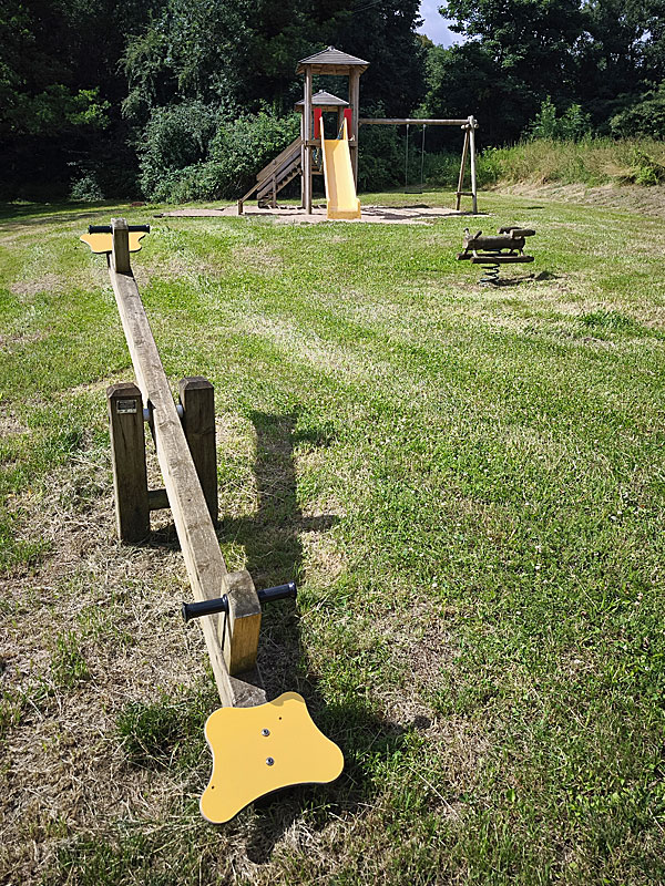 AIRE DE PIQUE-NIQUE ET DE JEUX DE SAINT-CIERGUES - photo 2