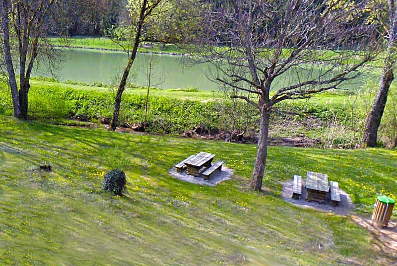 AIRE DE PIQUE-NIQUE ET DE JEUX DE LA JUCHERE - photo 2