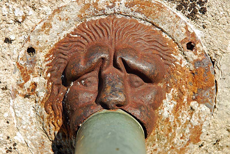 ANCIENNE FONTAINE DE CHARMES, Charmes