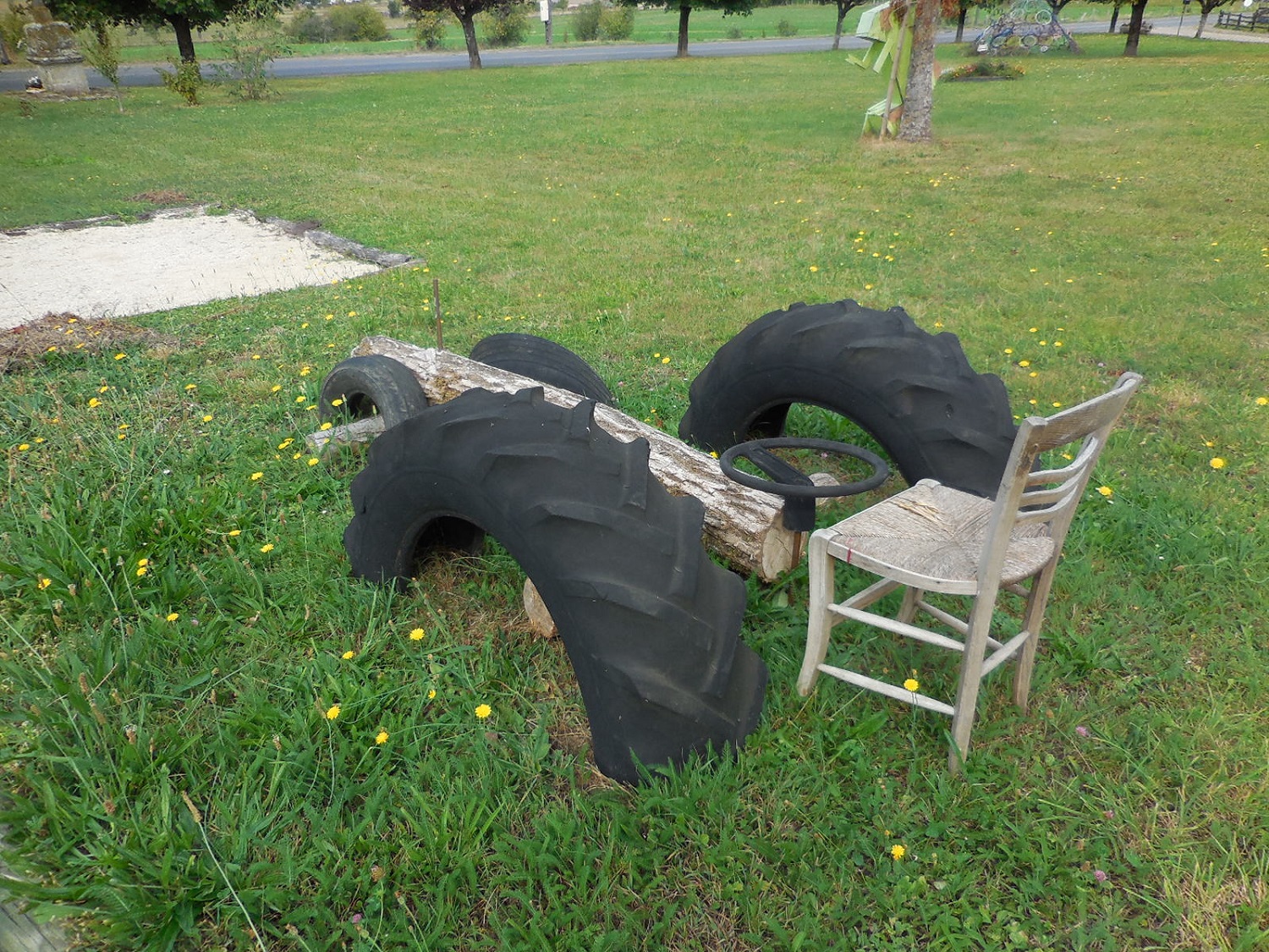 AIRE DE PIQUE-NIQUE ET AIRE DE JEUX DE BRONCOURT