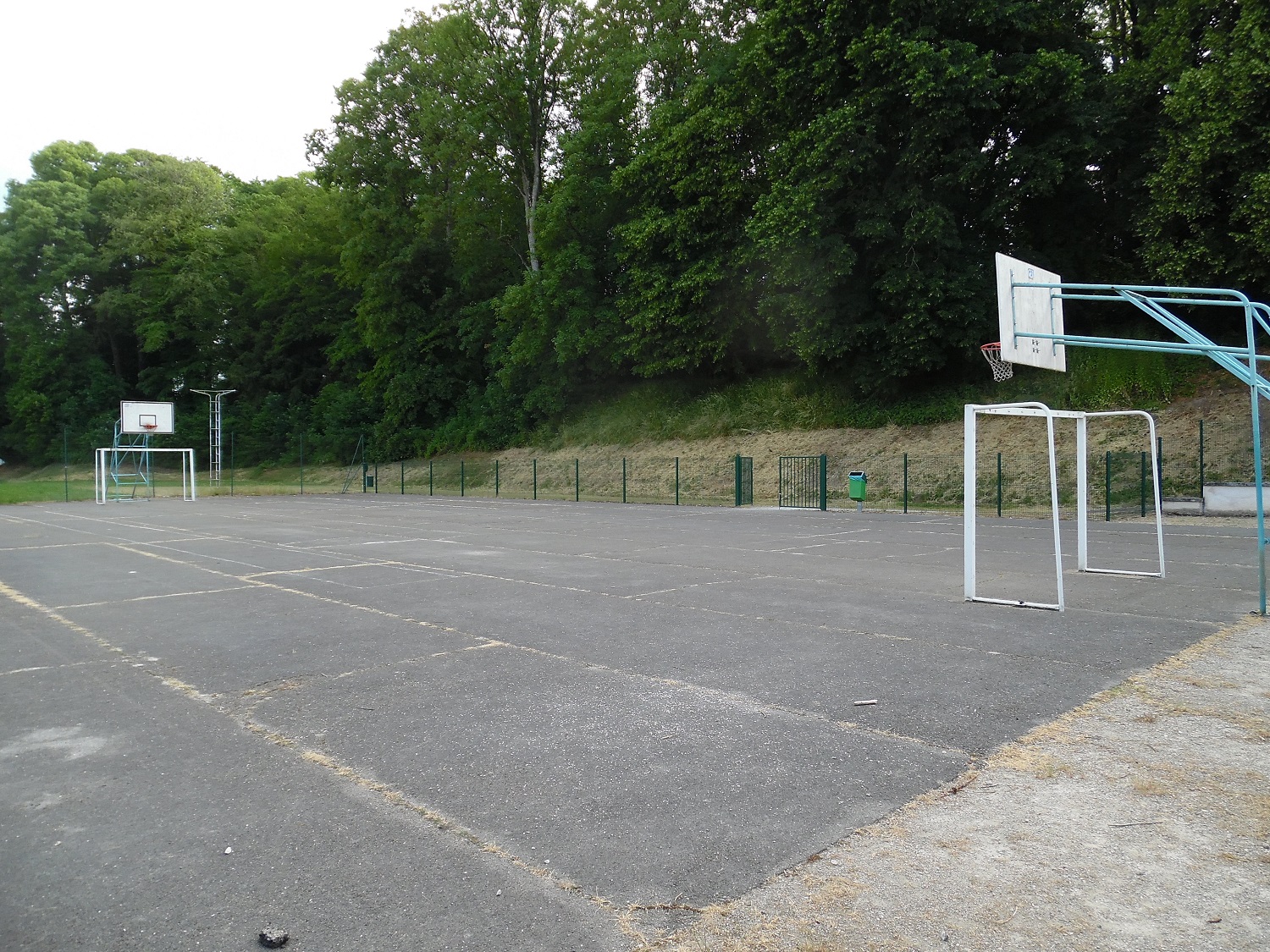 TERRAIN DE SPORT DE BUSSIERES-LES-BELMONT