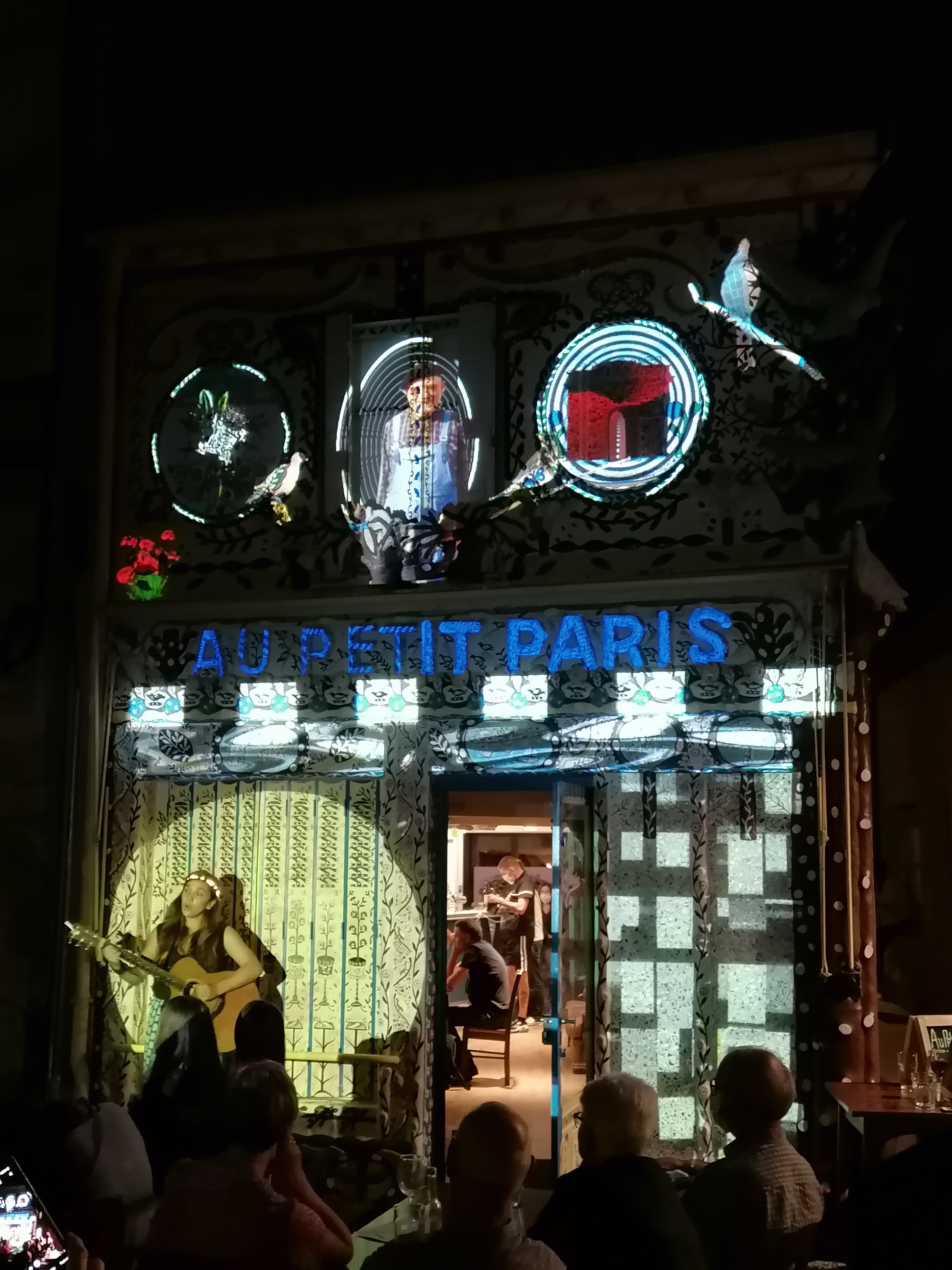 Bar culturel "Au petit Paris" - photo 3