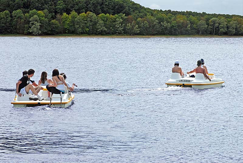 LOCATION DE BATEAUX A PEDALES - LAC DE CHARMES, Changey - photo 6