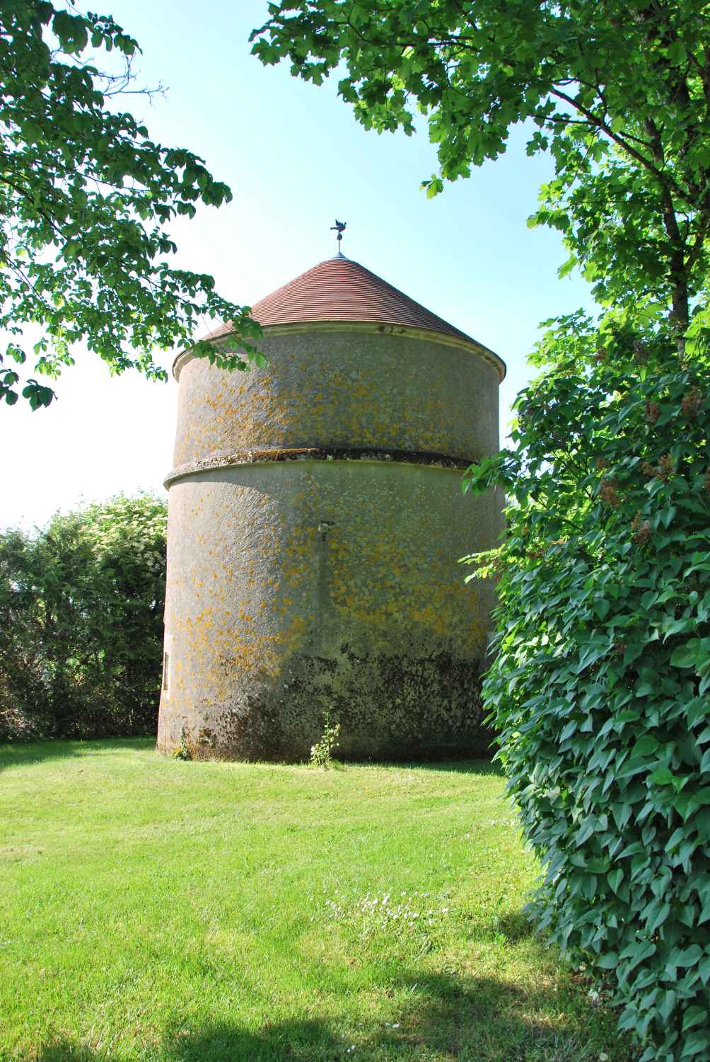 CHATEAU DE BROUTHIERES