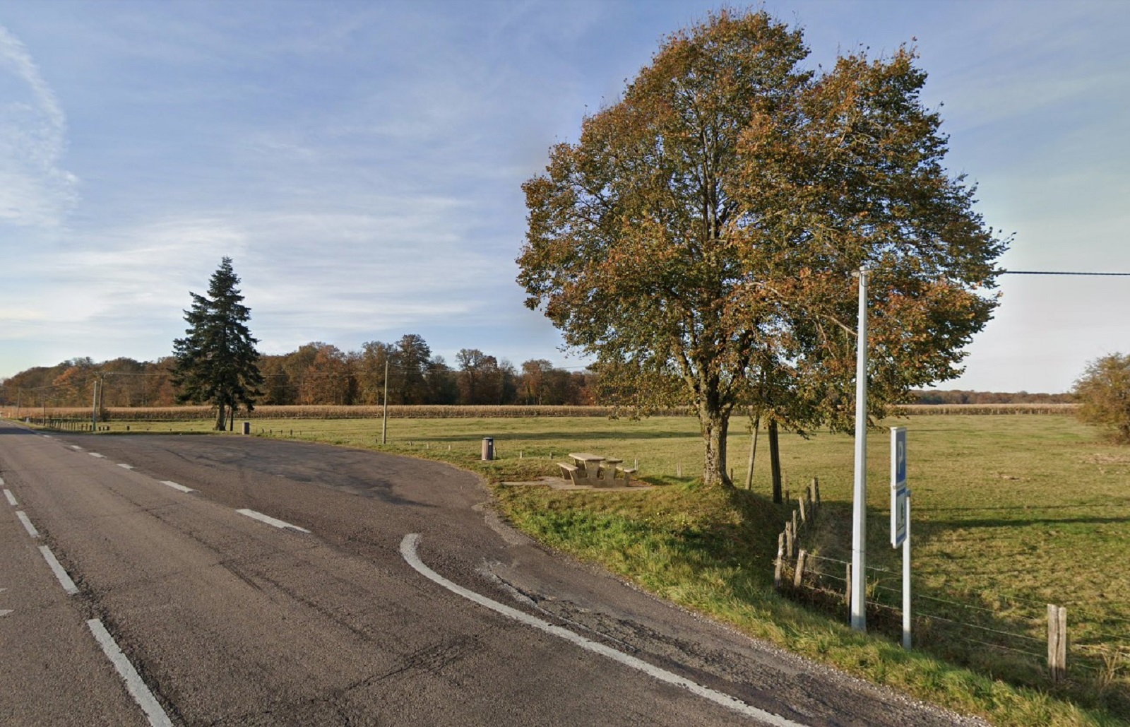 AIRE DE REPOS SUR LA R.N.19