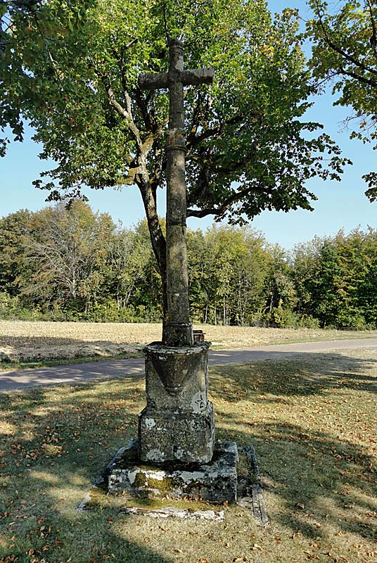 CALVAIRE DES 4 TILLEULS A AUJEURRES, Aujeurres