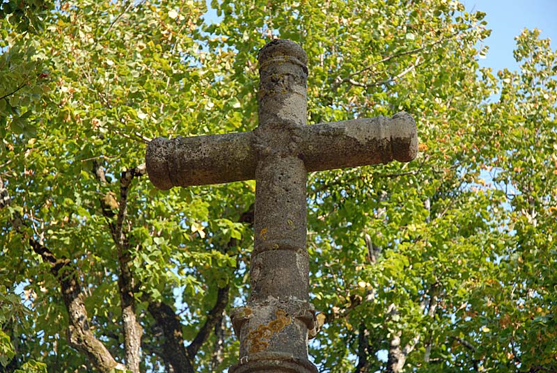 CALVAIRE DES 4 TILLEULS A AUJEURRES, Aujeurres - photo 4