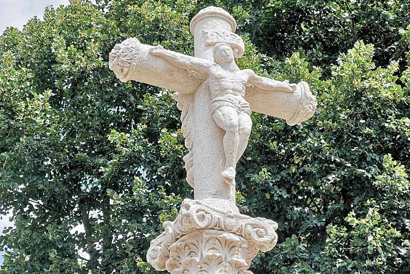 CROIX XVIe - XVIIe SIECLE DE MONTSAUGEON, Le Montsaugeonnais - photo 5