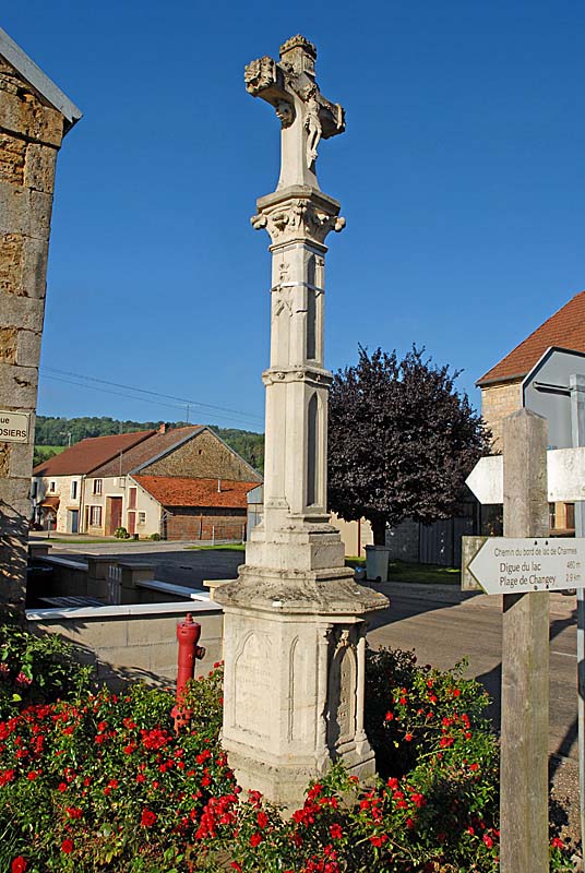CALVAIRE NEOGOTHIQUE DE CHARMES, Charmes - photo 6