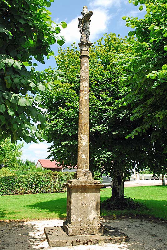 CALVAIRE DE LA RUE DU MONT A PEIGNEY