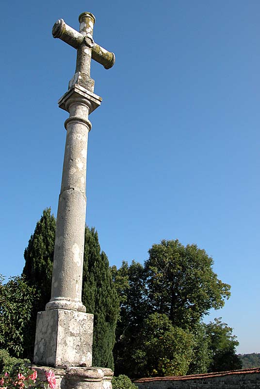 CROIX DE SAINT-BROINGT-LE-BOIS (4), Saint-Broingt-le-Bois - photo 3