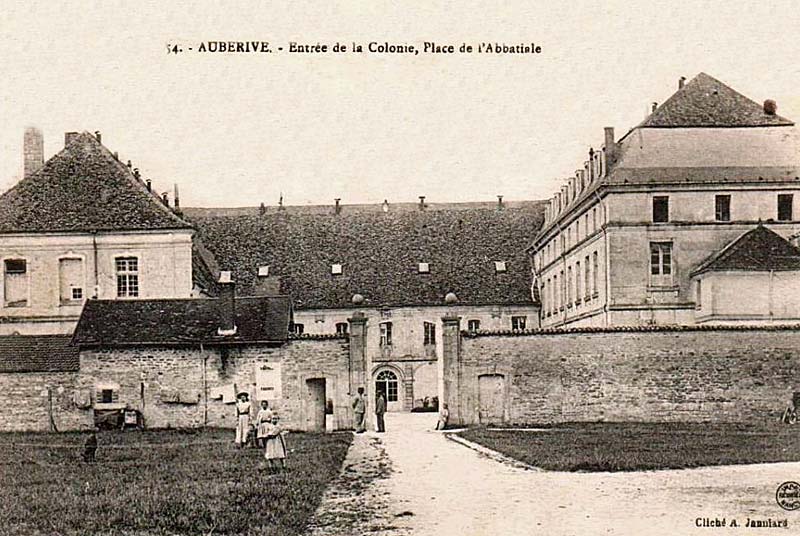 LA PLACE DE L’ABBAYE
