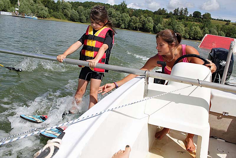 SKI NAUTIQUE ET WAKEBOARD - LAC DE LA LIEZ