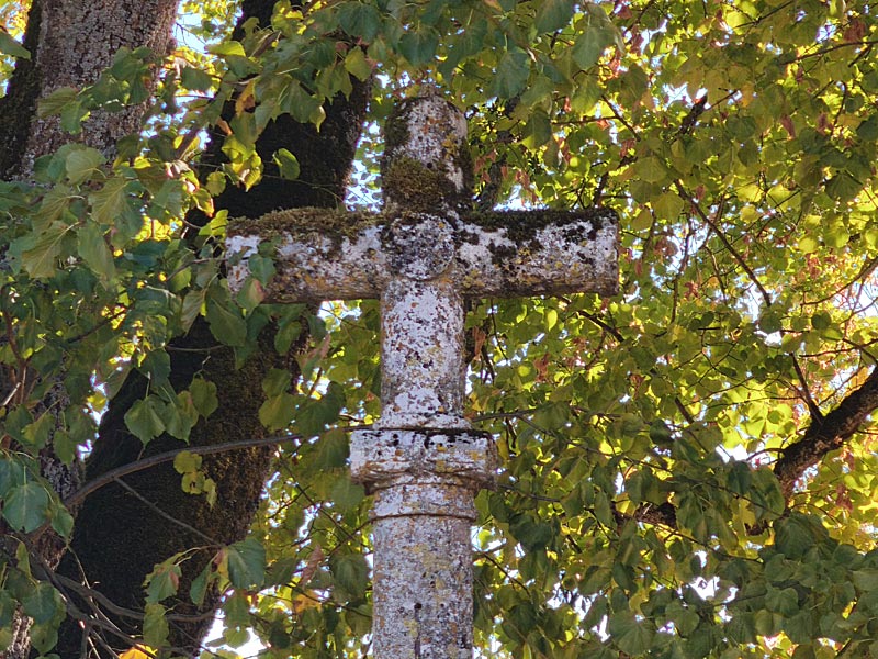 Croix XVIe siècle de Charmoilles (2)