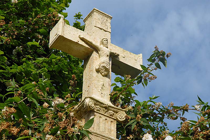 CROIX DE RIVIERE-LES-FOSSES