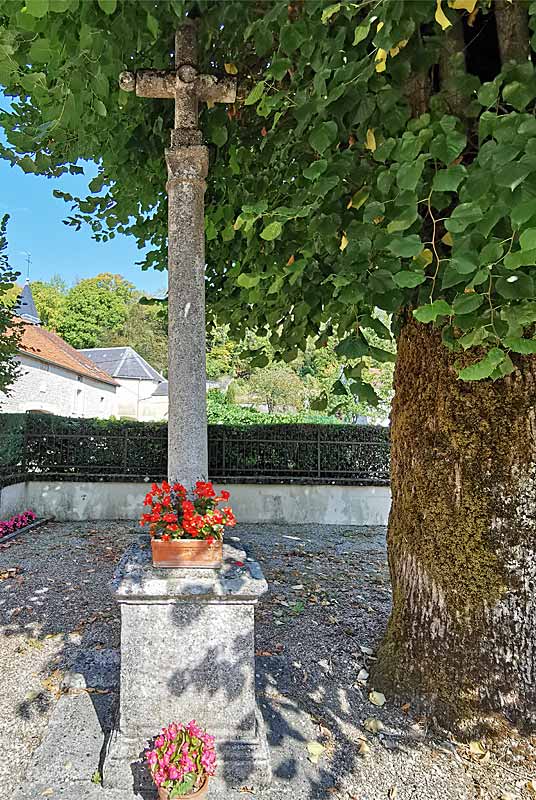 CROIX DE CHALMESSIN (1)