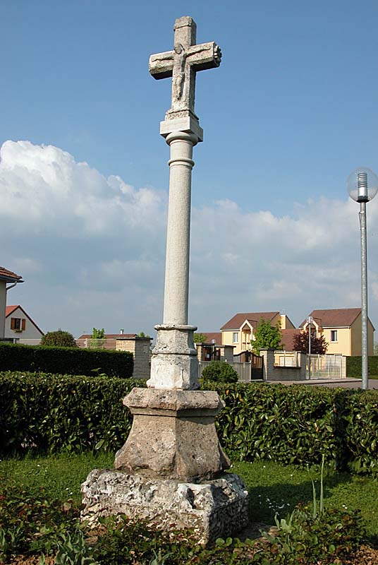 CROIX DE CHEMIN DE CHAMPIGNY-LES-LANGRES