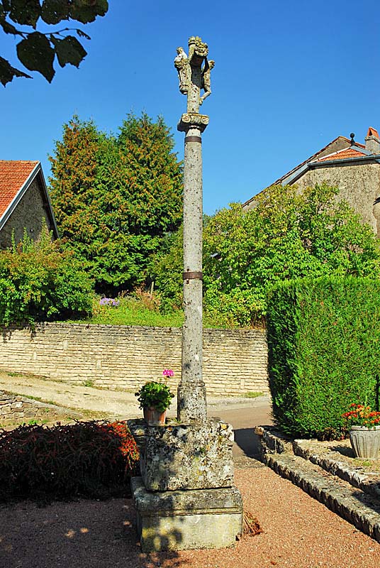 Croix XVIe siècle de Charmoilles (1), Rolampont - photo 3