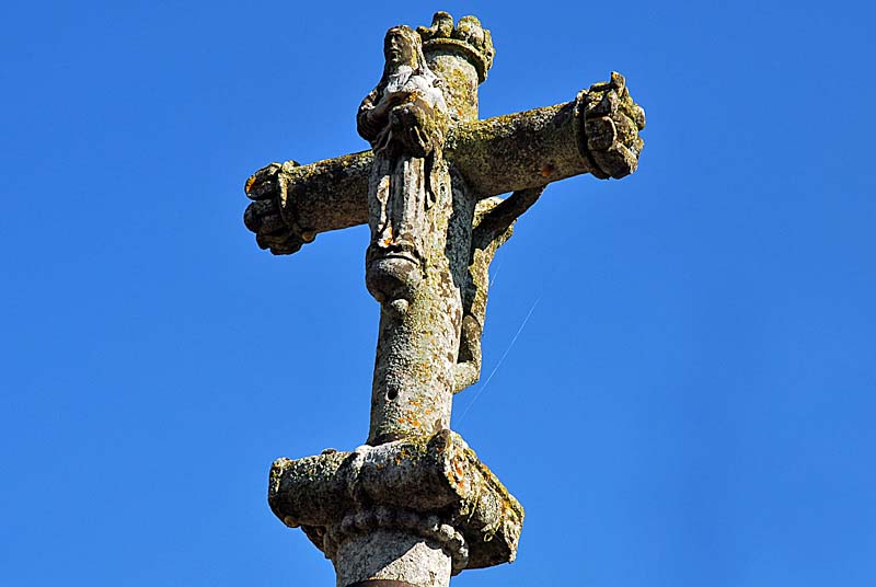 Croix XVIe siècle de Charmoilles (1)