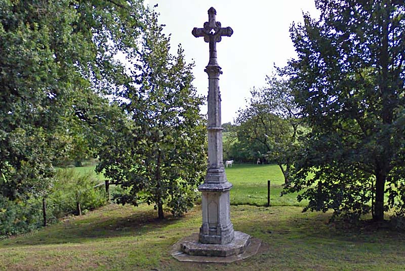 CROIX DE CHATENAY-VAUDIN