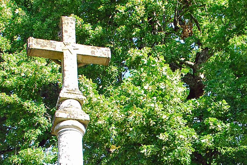 CROIX DE CIMETIERE D'AUBIGNY