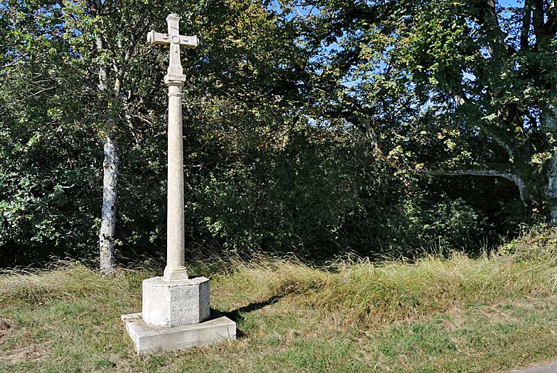 CROIX DE CHAMP CHEVREU, Brennes - photo 4