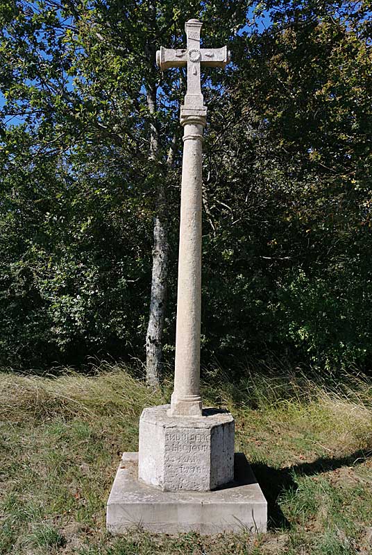 CROIX DE CHAMP CHEVREU, Brennes - photo 3