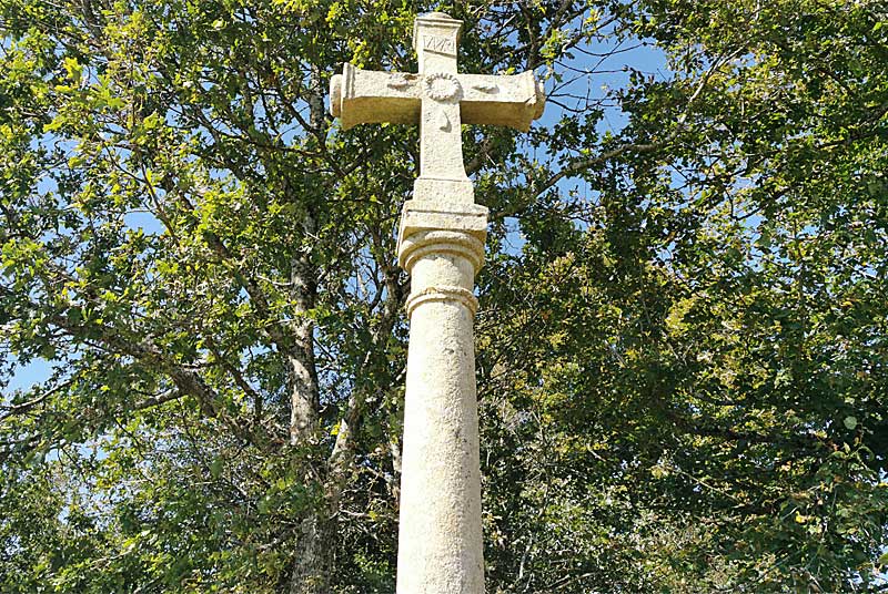 CROIX DE CHAMP CHEVREU, Brennes - photo 2
