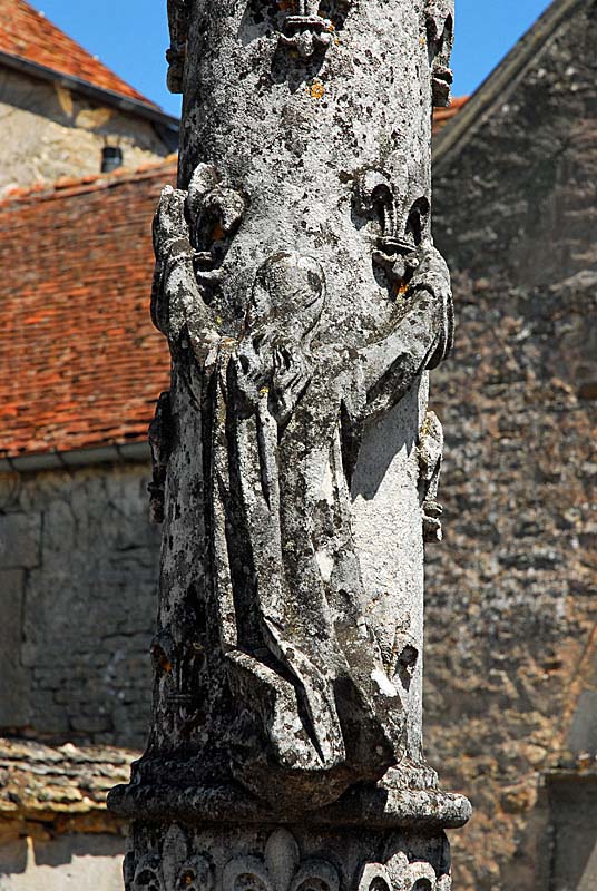 CROIX DE CARREFOUR A BRENNES, Brennes