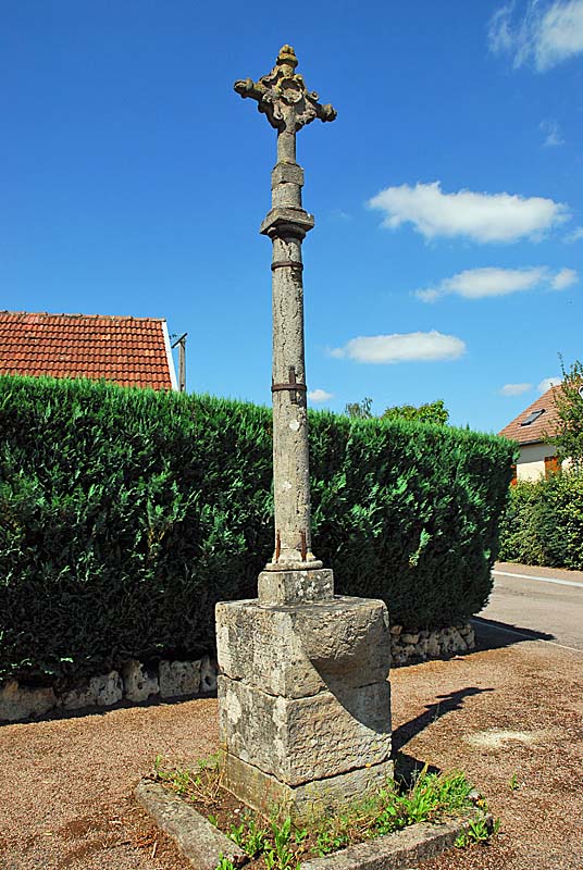 CROIX DES GROSEILLIERS A PEIGNEY