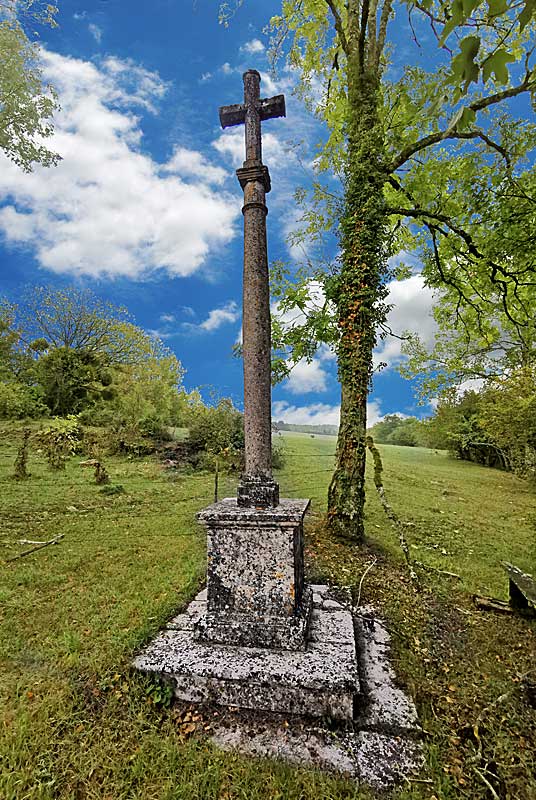 CROIX DU TERTRE A CHALMESSIN — photo 3