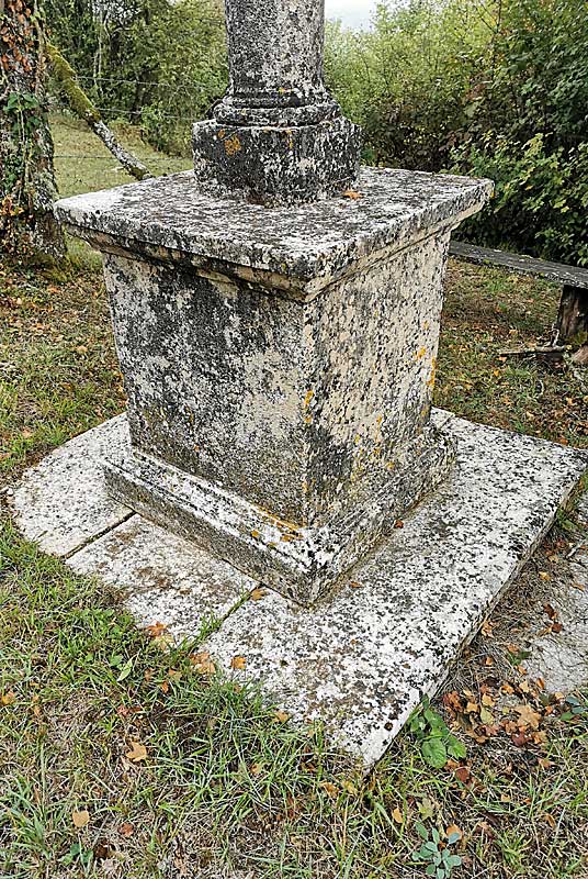 CROIX DU TERTRE A CHALMESSIN — photo 2