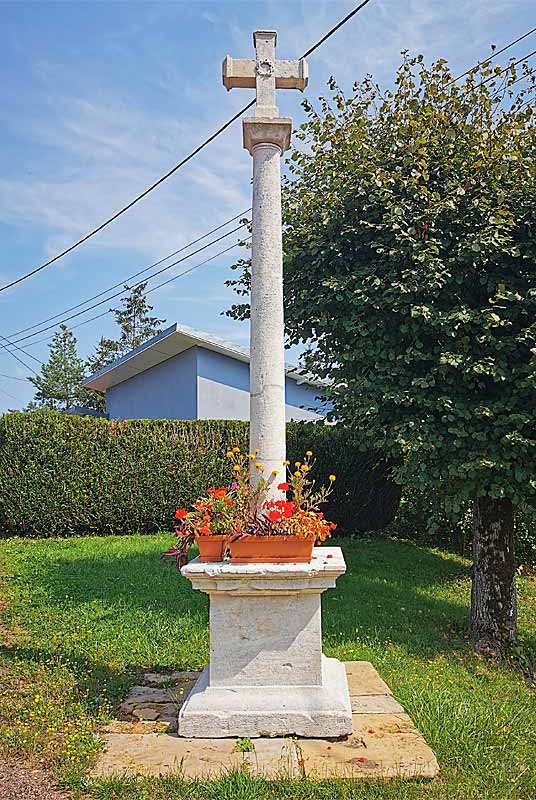 CROIX DU VIAU A NEUILLY-L'EVEQUE, Neuilly-l'Évêque - photo 3