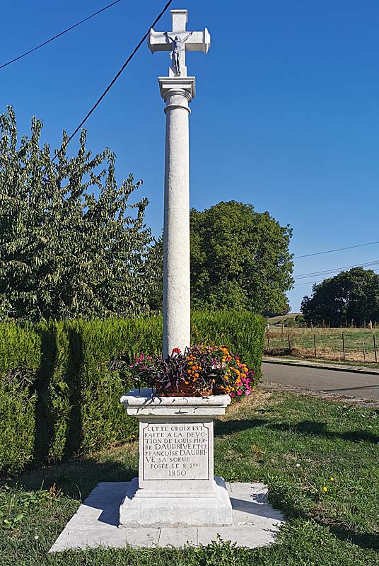 CROIX DE LA MALADIERE A NEUILLY-L'EVEQUE, Neuilly-l'Évêque - photo 2