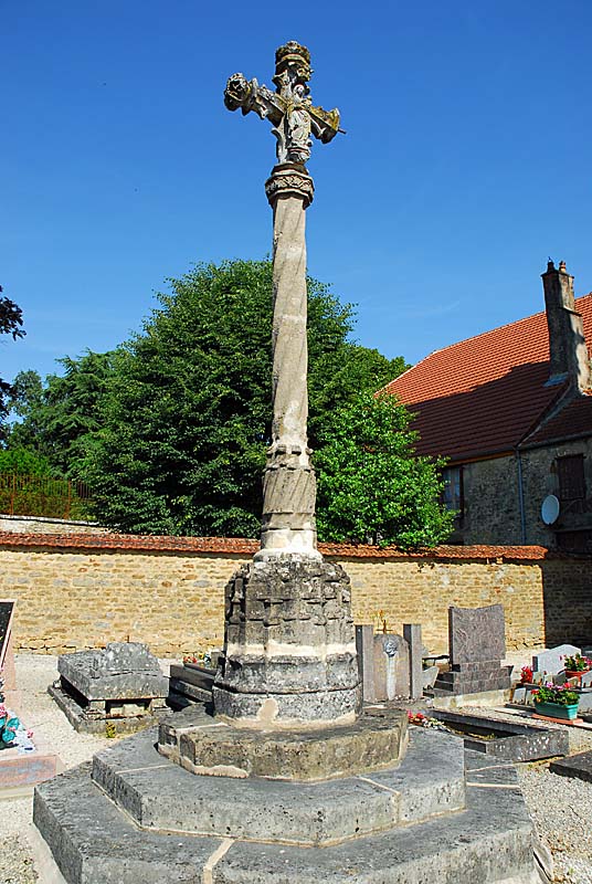 CROIX GOTHIQUE DE MONTLANDON, Haute-Amance - photo 2