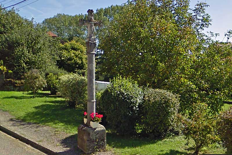 CROIX XVe SIECLE DE PLESNOY (1)