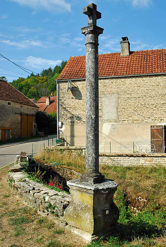 Croix de protection de Villemervry, Vals-des-Tilles - photo 3